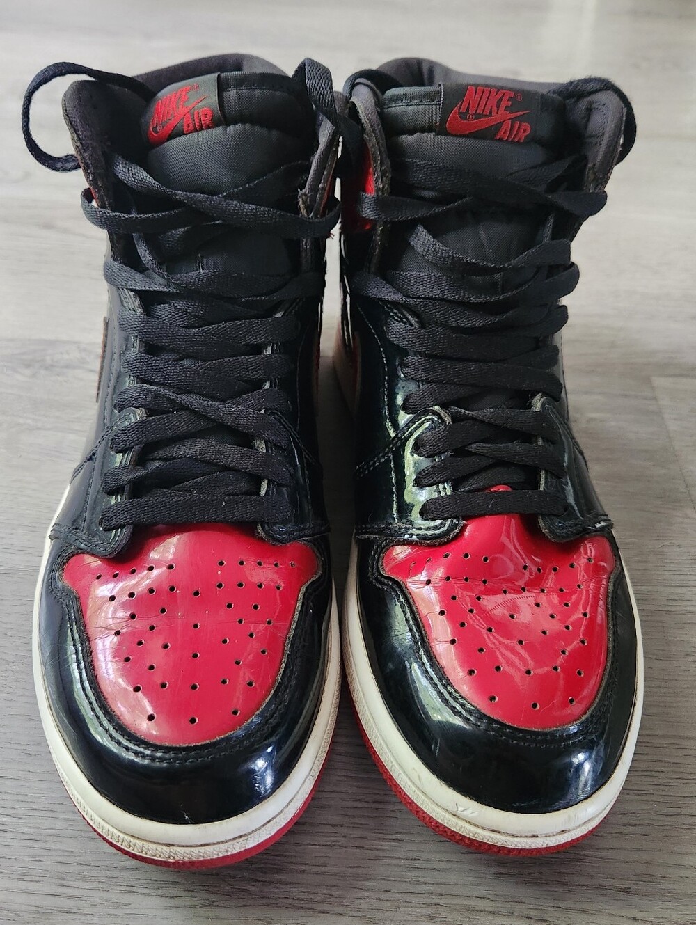 Nike Air Jordan 1 Retro High OG Patent Bred men size 10 black red glossy